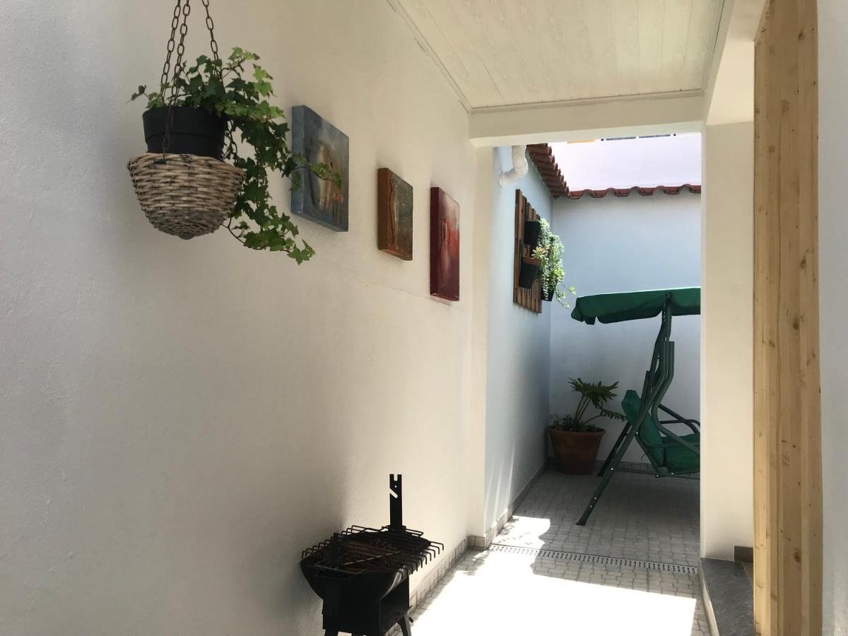 カルダス・ダ・ライーニャ Casa Dos Capinhaヴィラ エクステリア 写真